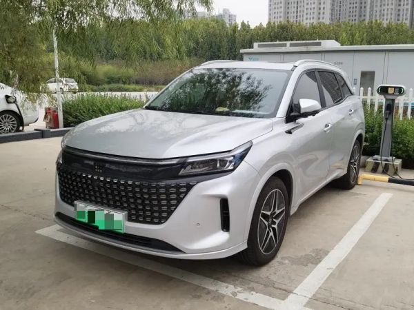 多位蓝电E5车主讲述：10万级能获得中型插混SUV，还是大七座